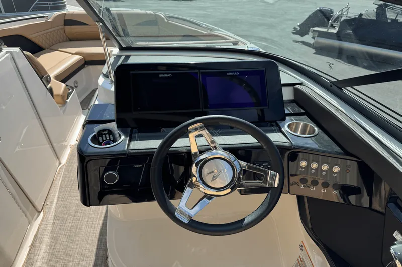 Slide: The Image of Sea Ray 260 SLX/OB 2023 - 27