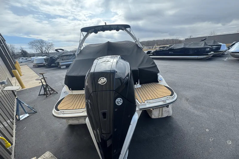 Slide: The Image of Sea Ray 260 SLX/OB 2023 - 4