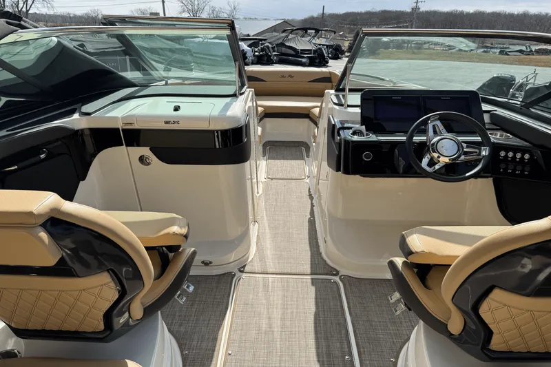 Slide: The Image of Sea Ray 260 SLX/OB 2023 - 46