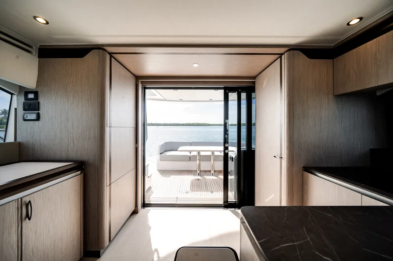 Slide: The Image of Azimut 53 FLY 2024 - 16