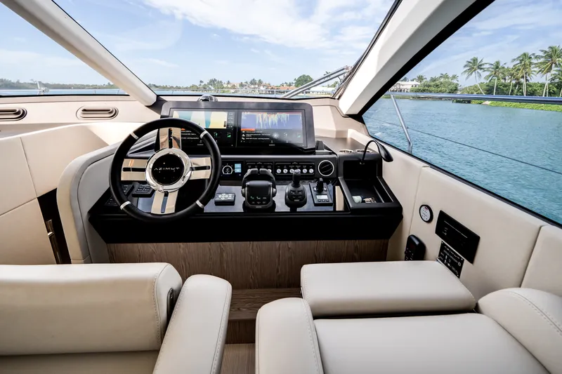 Slide: The Image of Azimut 53 FLY 2024 - 22