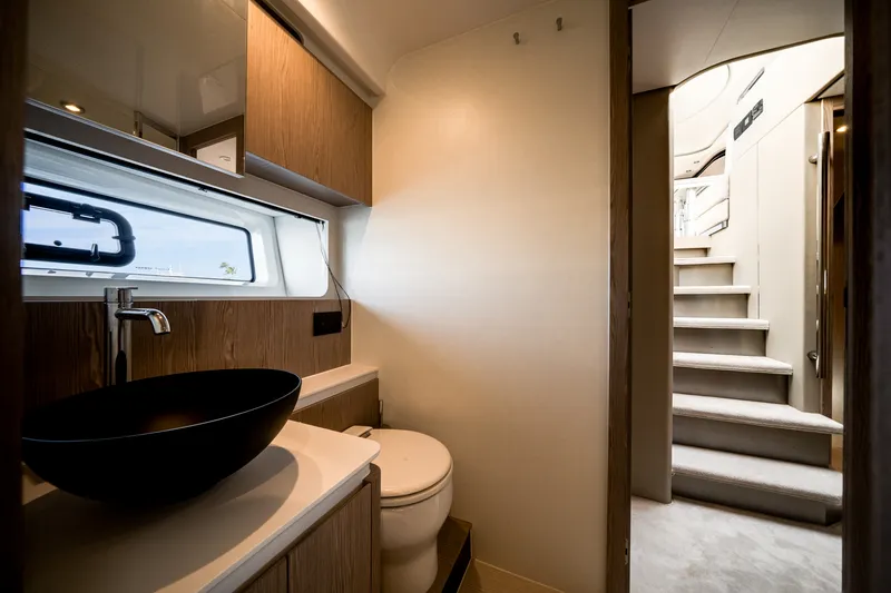 Slide: The Image of Azimut 53 FLY 2024 - 28
