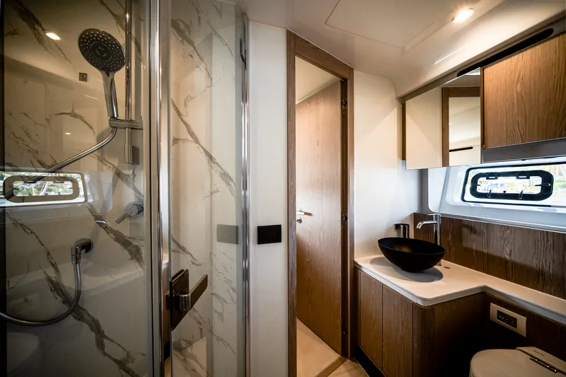 Slide: The Image of Azimut 53 FLY 2024 - 29