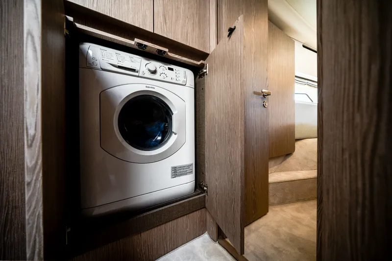 Slide: The Image of Azimut 53 FLY 2024 - 30