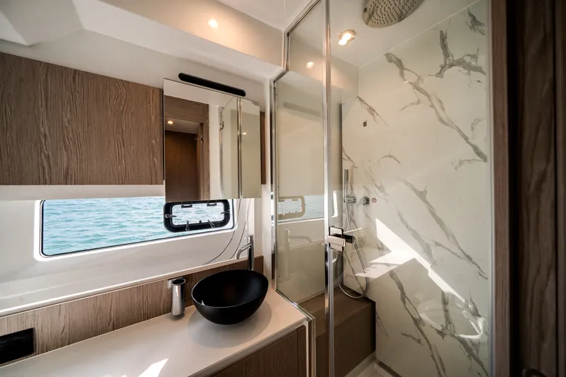 Slide: The Image of Azimut 53 FLY 2024 - 40