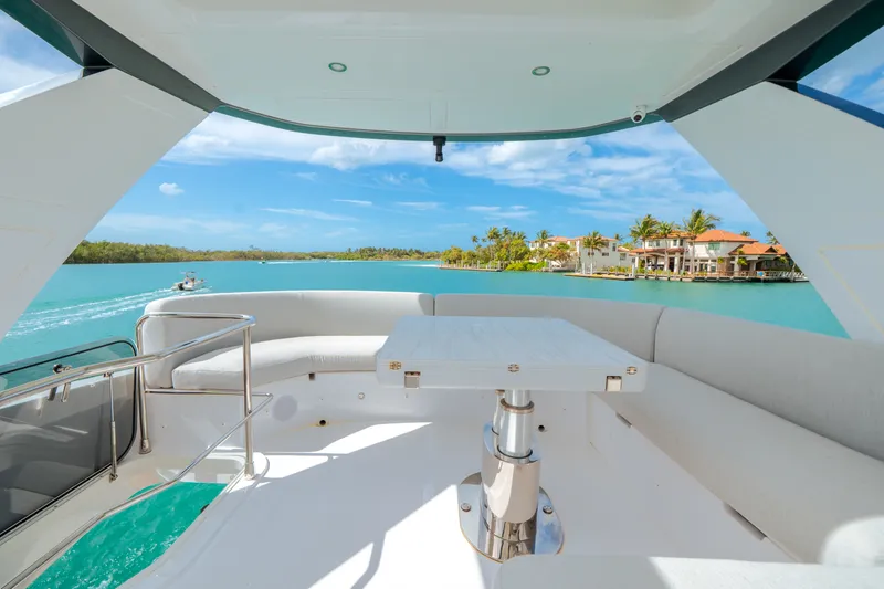 Slide: The Image of Azimut 53 FLY 2024 - 44