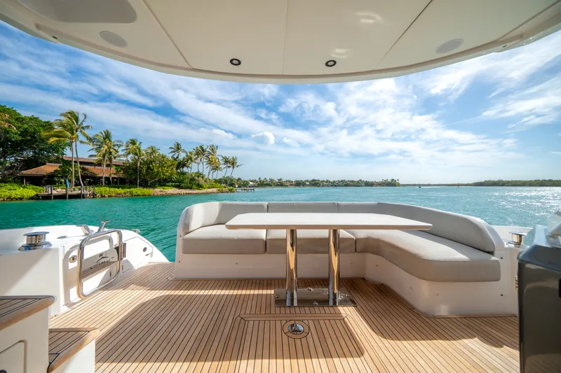 Slide: The Image of Azimut 53 FLY 2024 - 9