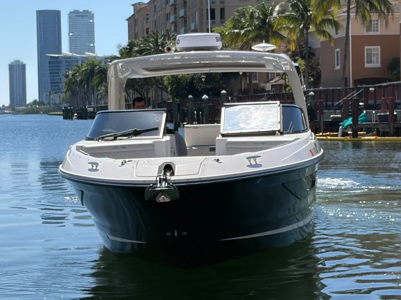 Slide: The Image of Sea Ray 350 SLX OB 2023 - 4