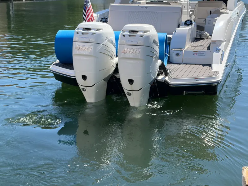 Slide: The Image of Sea Ray 350 SLX OB 2023 - 47