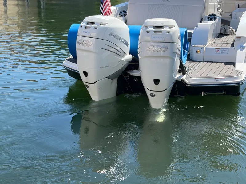Slide: The Image of Sea Ray 350 SLX OB 2023 - 48