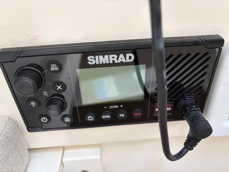 Slide: The Image of Sea Ray 350 SLX OB 2023 - 53