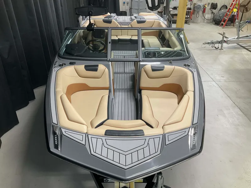 Slide: The Image of Nautique GS22 2019 - 3
