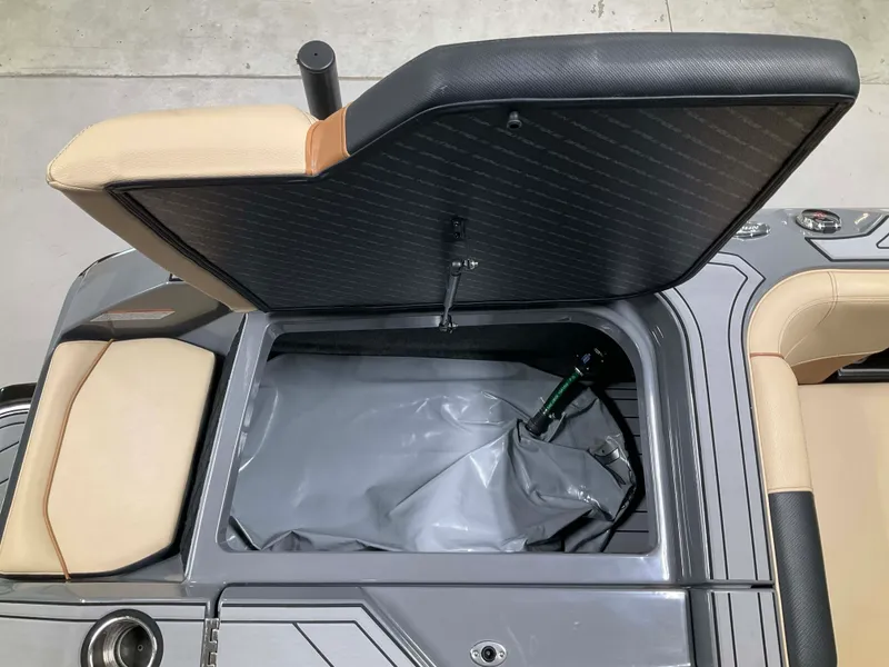 Slide: The Image of Nautique GS22 2019 - 42