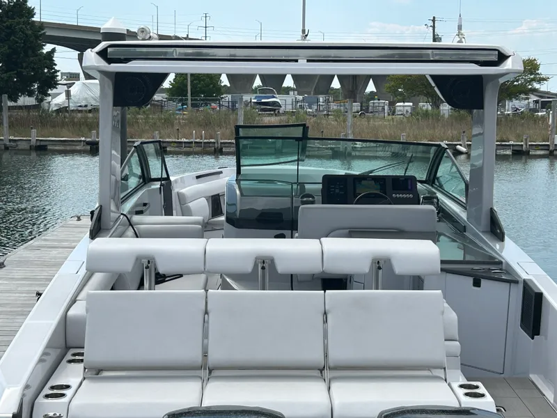 Slide: The Image of Aviara AV32 Outboard 2023 - 12