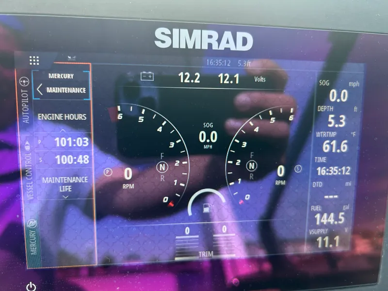 Slide: The Image of Aviara AV32 Outboard 2023 - 26