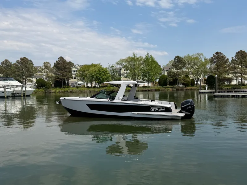 Slide: The Image of Aviara AV32 Outboard 2023 - 4