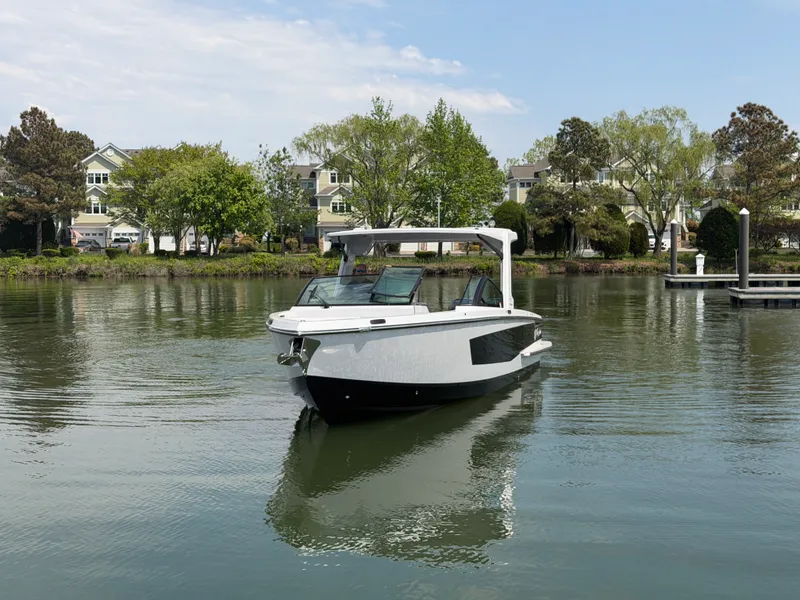 Slide: The Image of Aviara AV32 Outboard 2023 - 6
