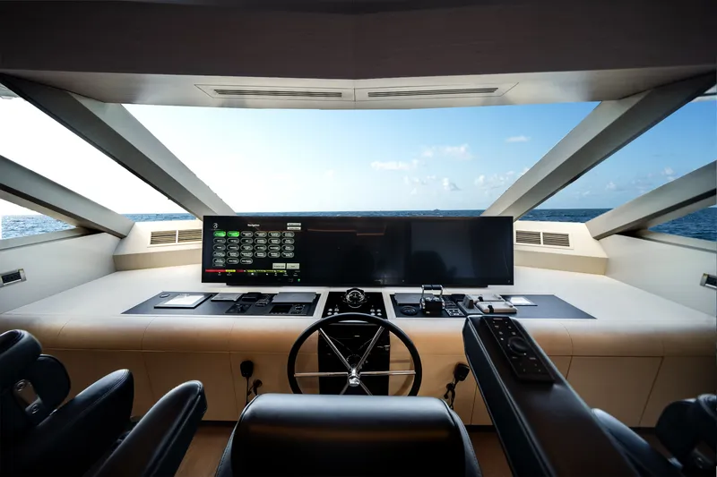 Slide: The Image of Ocean Alexander 37L 2026 - 18