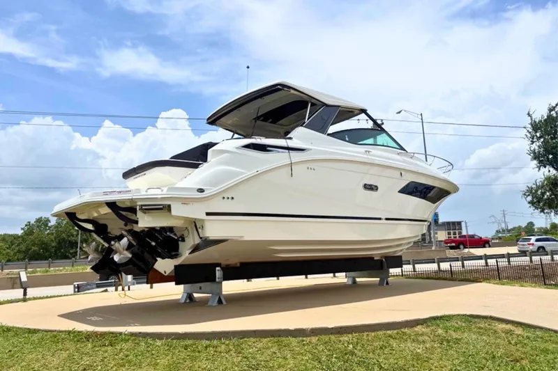 Slide: The Image of Sea Ray Sundancer 320 2026 - 2