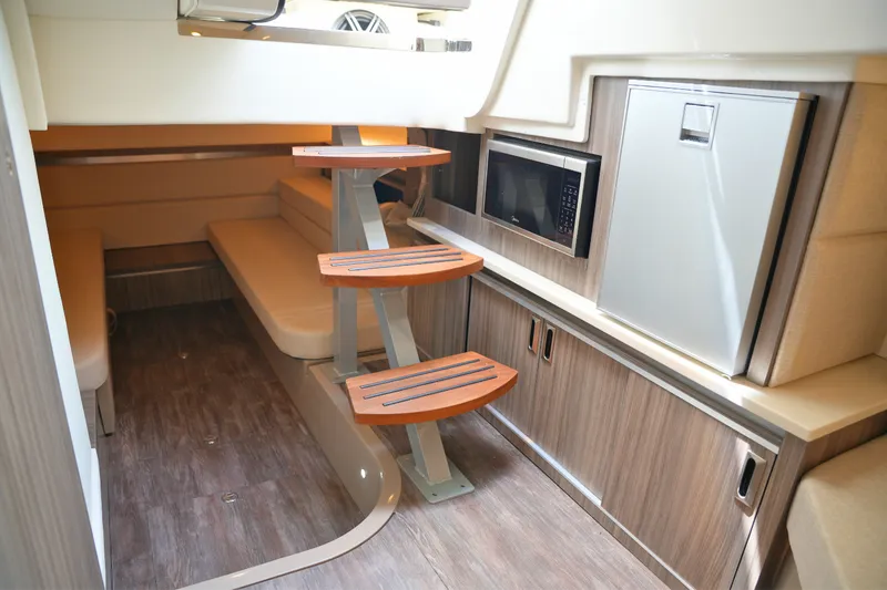 Slide: The Image of Sea Ray Sundancer 320 2026 - 36