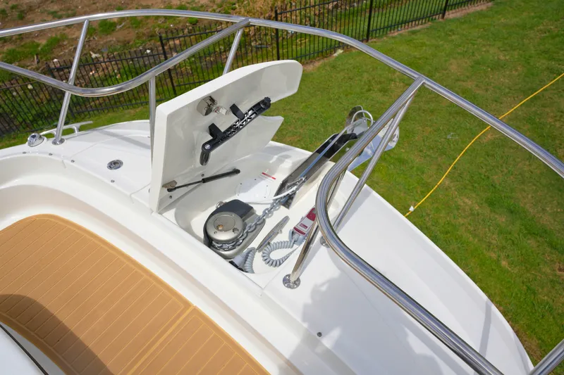 Slide: The Image of Sea Ray Sundancer 320 2026 - 34