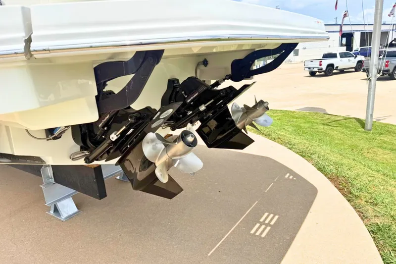 Slide: The Image of Sea Ray Sundancer 320 2026 - 3