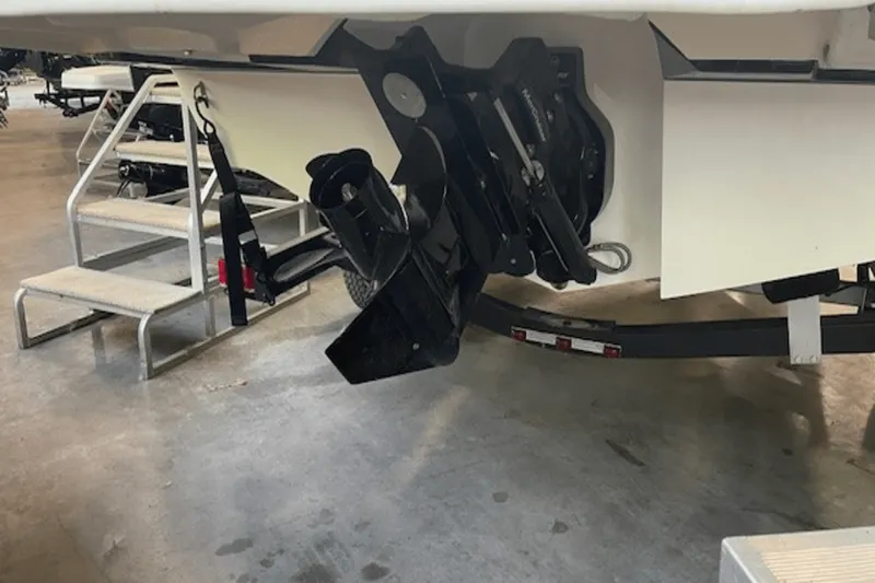 Slide: The Image of Bayliner D20I 2025 - 14