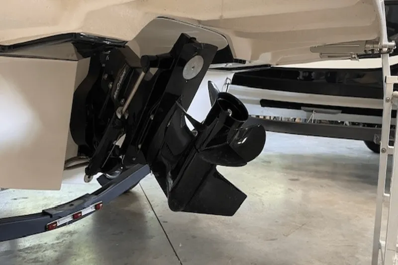 Slide: The Image of Bayliner D20I 2025 - 15