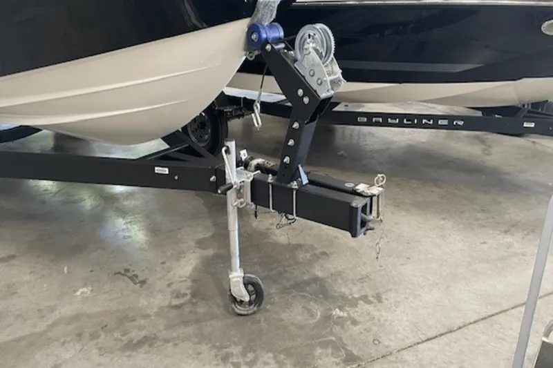 Slide: The Image of Bayliner D20I 2025 - 2