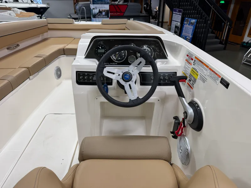 Slide: The Image of Bayliner D20I 2025 - 15
