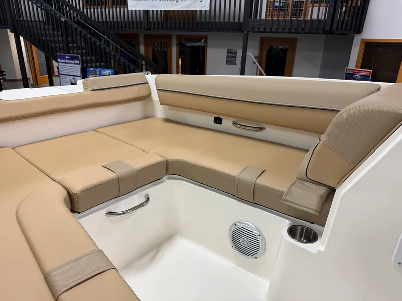 Slide: The Image of Bayliner D20I 2025 - 24