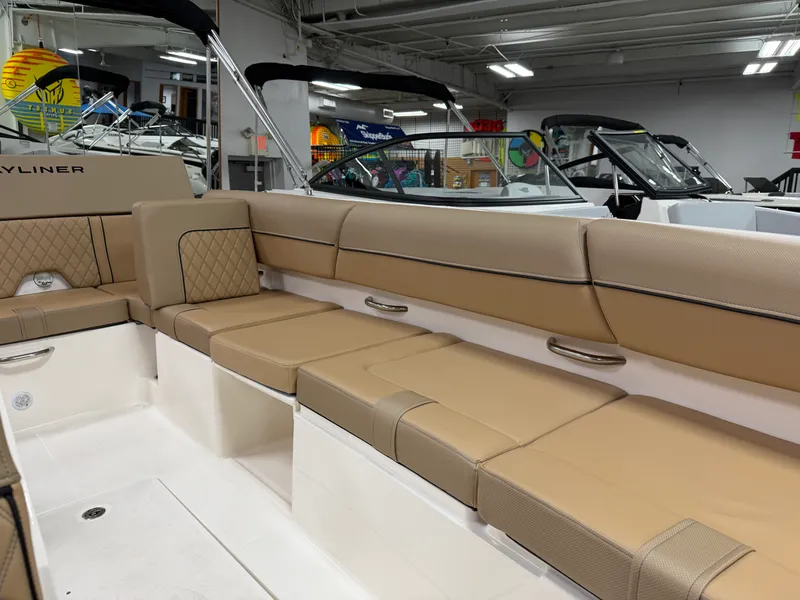 Slide: The Image of Bayliner D20I 2025 - 22
