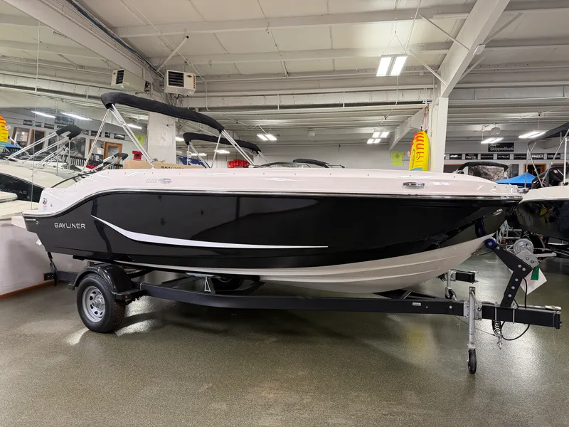 Slide: The Image of Bayliner D20I 2025 - 1