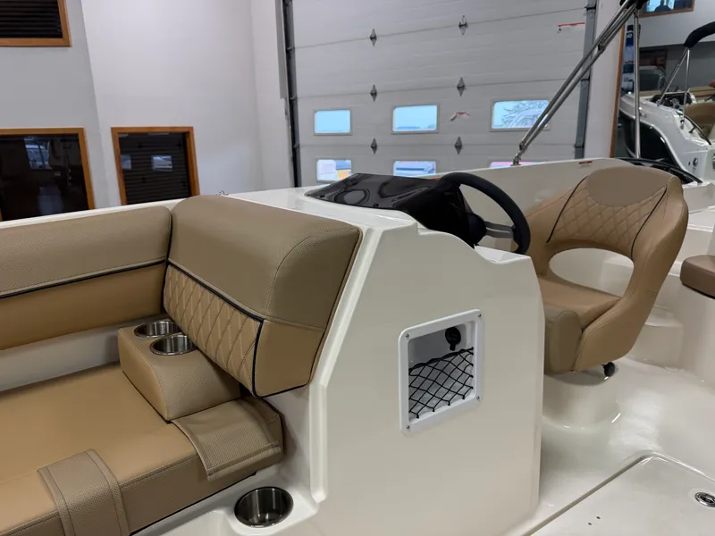 Slide: The Image of Bayliner D20I 2025 - 21