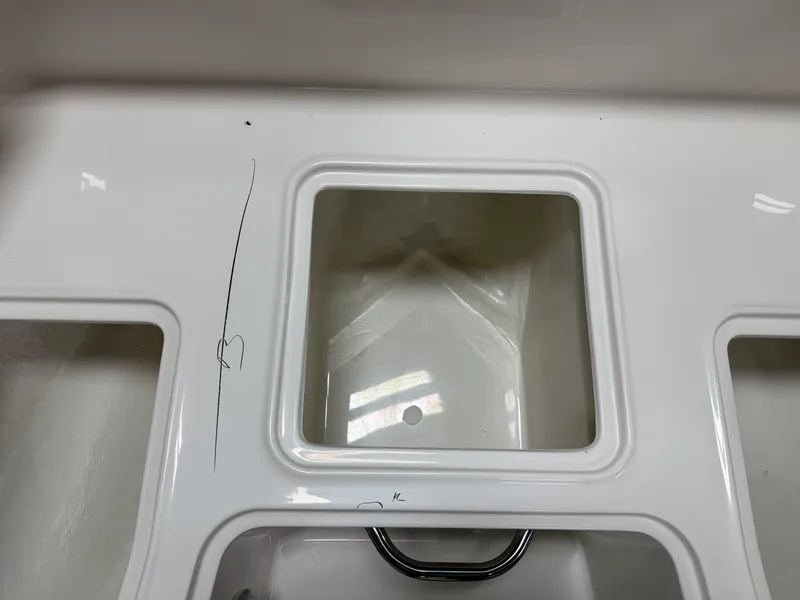 Slide: The Image of Bayliner D20I 2025 - 28