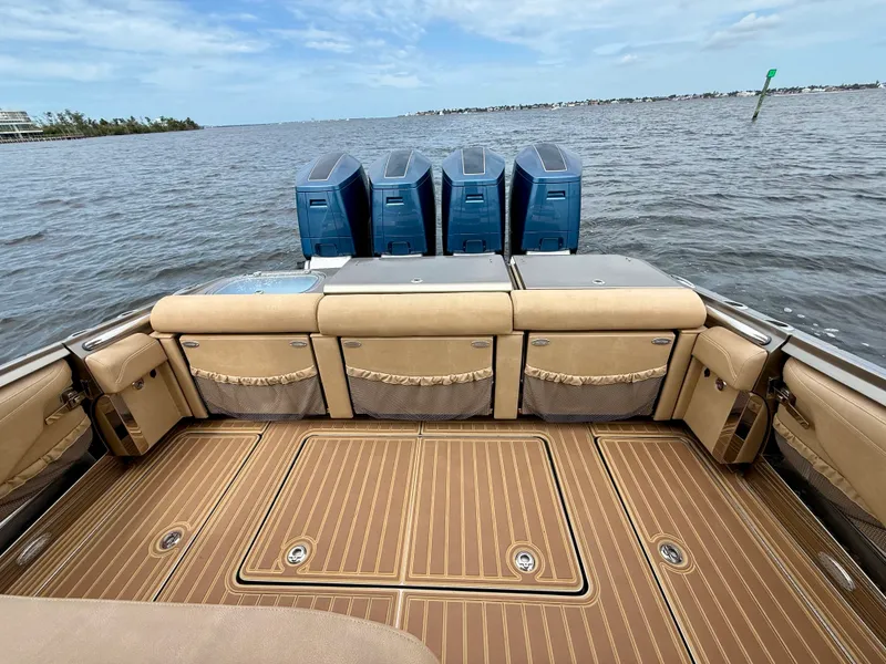Slide: The Image of Nor-Tech 550 SPORT CENTER CONSOLE 2020 - 20