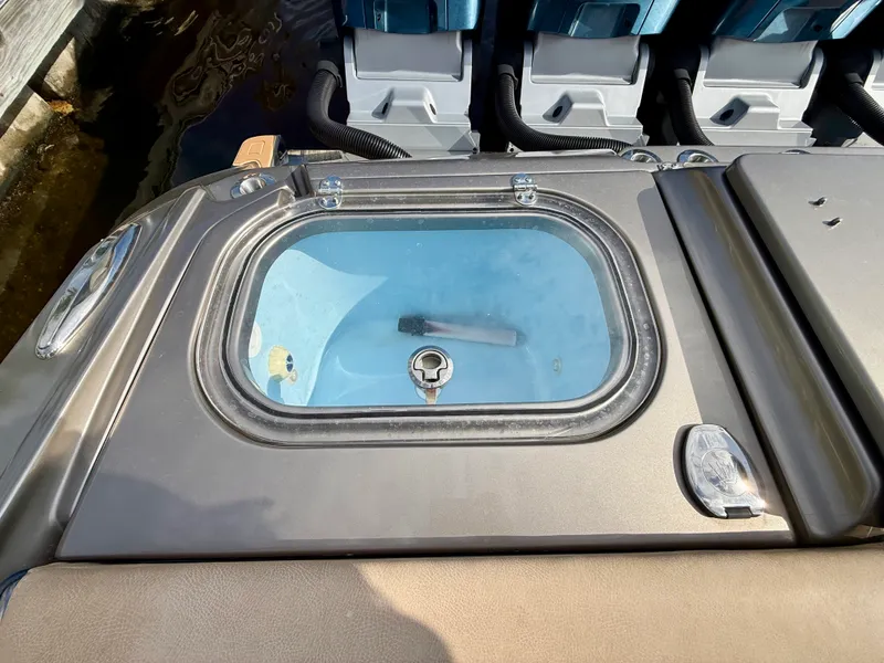 Slide: The Image of Nor-Tech 550 SPORT CENTER CONSOLE 2020 - 23