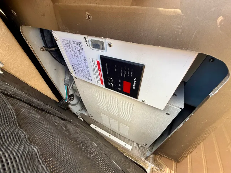 Slide: The Image of Nor-Tech 550 SPORT CENTER CONSOLE 2020 - 26