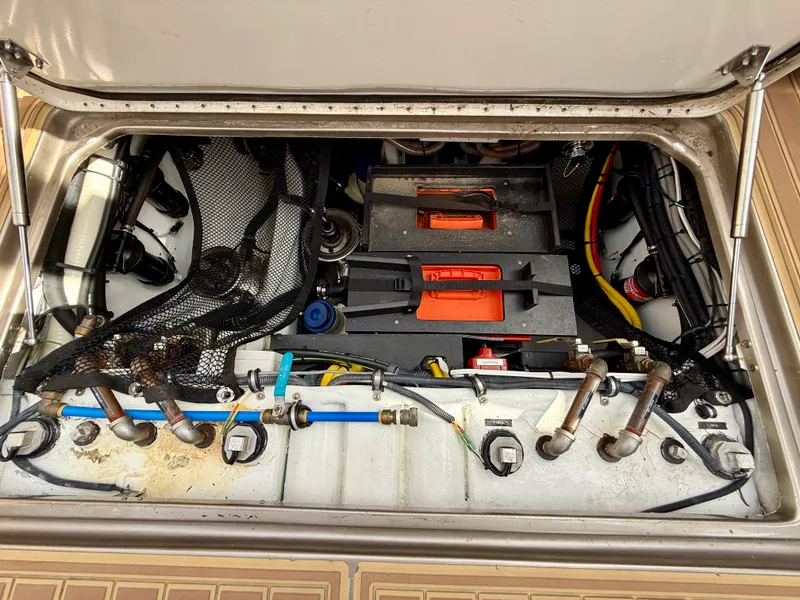 Slide: The Image of Nor-Tech 550 SPORT CENTER CONSOLE 2020 - 27