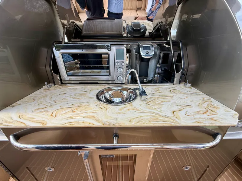 Slide: The Image of Nor-Tech 550 SPORT CENTER CONSOLE 2020 - 36