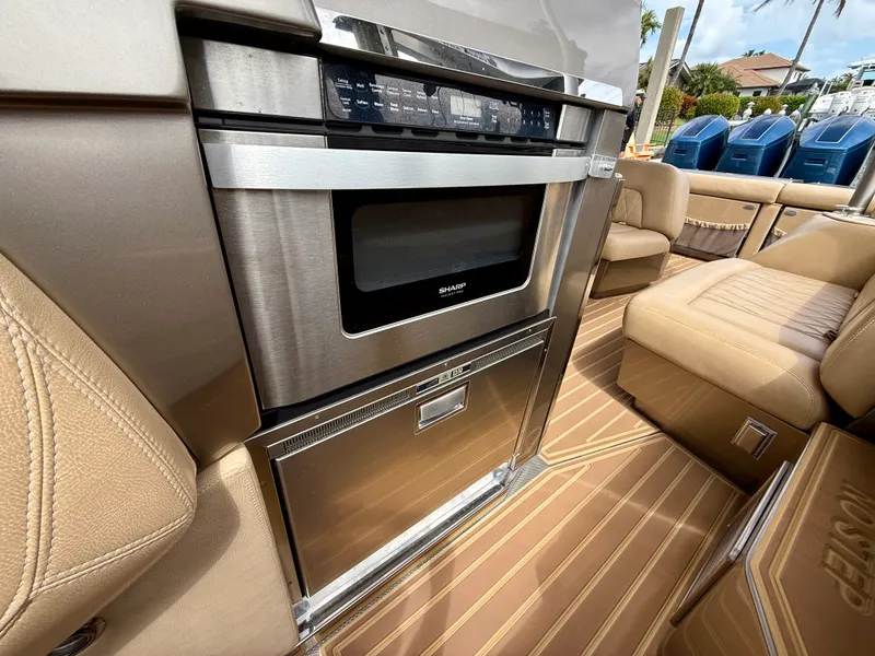 Slide: The Image of Nor-Tech 550 SPORT CENTER CONSOLE 2020 - 38