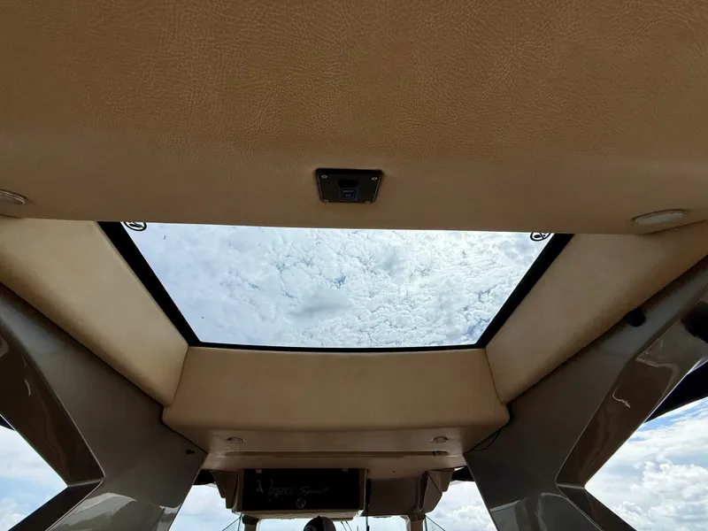 Slide: The Image of Nor-Tech 550 SPORT CENTER CONSOLE 2020 - 42