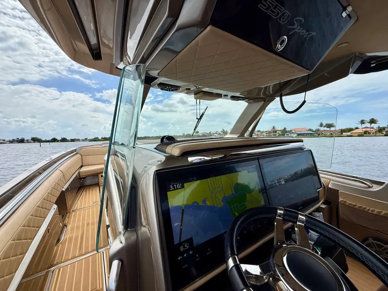 Slide: The Image of Nor-Tech 550 SPORT CENTER CONSOLE 2020 - 47