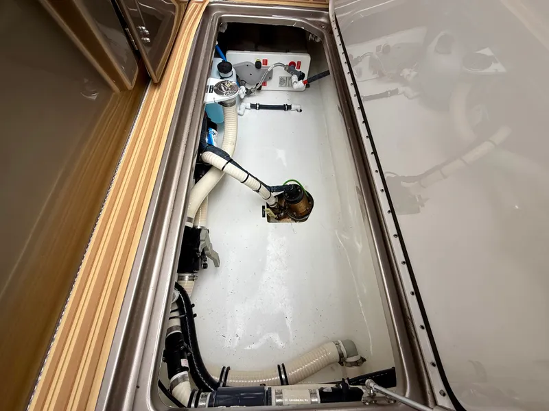 Slide: The Image of Nor-Tech 550 SPORT CENTER CONSOLE 2020 - 54