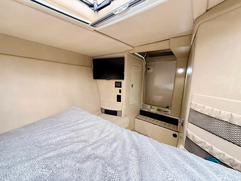 Slide: The Image of Nor-Tech 550 SPORT CENTER CONSOLE 2020 - 63