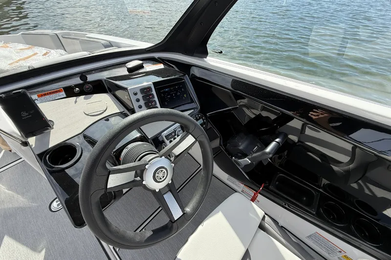 Slide: The Image of Yamaha AR220 2026 - 16