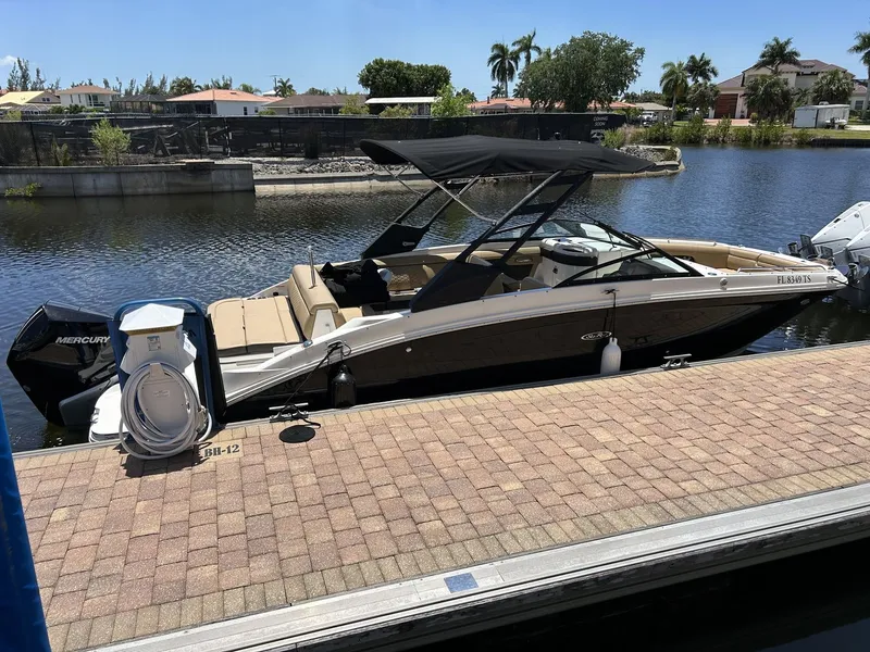 Slide: The Image of Sea Ray 270 SDX OB 2024 - 12