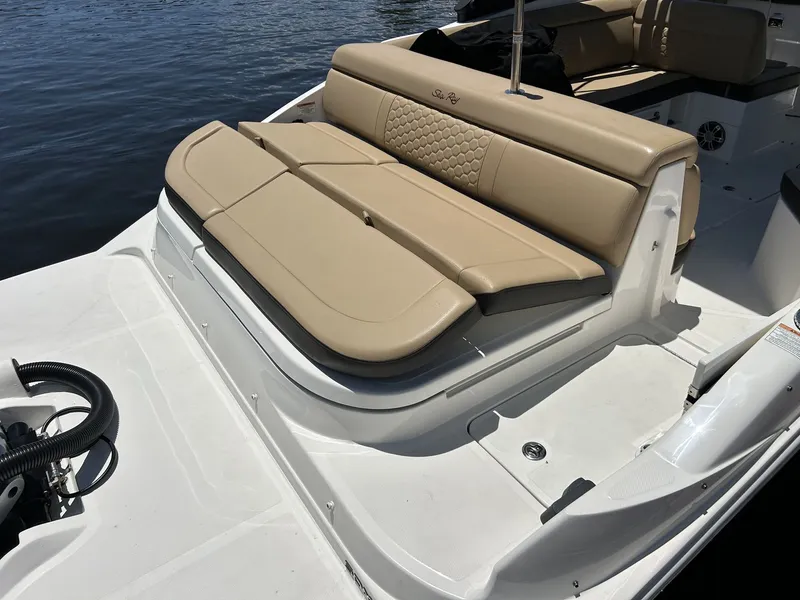 Slide: The Image of Sea Ray 270 SDX OB 2024 - 31