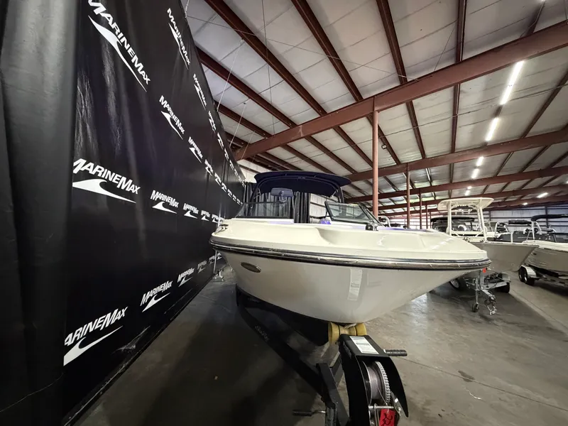 Slide: The Image of Sea Ray SPX 230 2020 - 1
