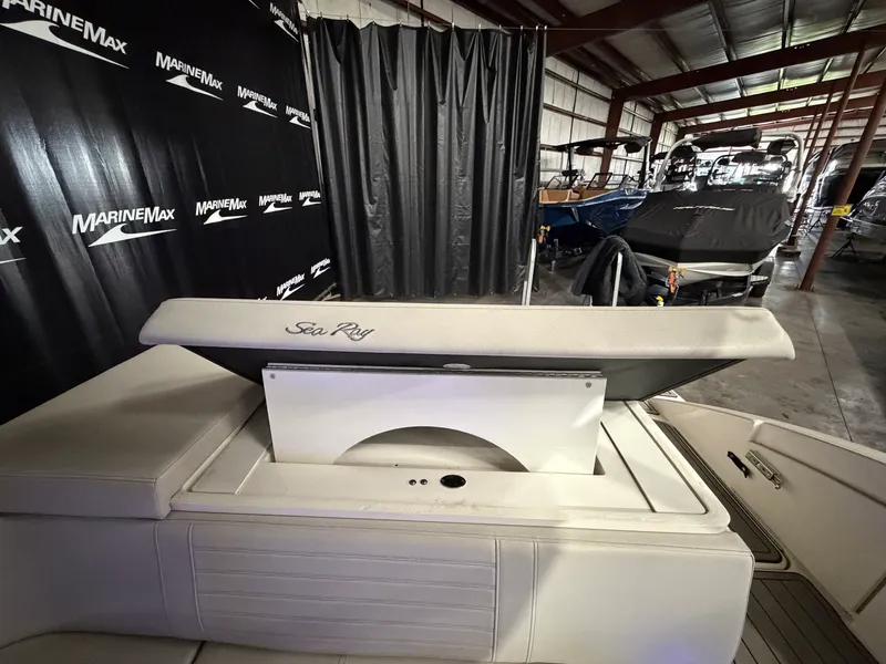 Slide: The Image of Sea Ray SPX 230 2020 - 11
